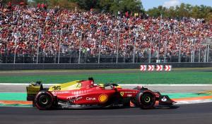 Italia vibró con Leclerc: saldrá primero en Monza y tendrá otro pulso con Verstappen