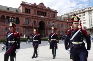 Despliegue policial en Argentina por amenazas de bomba en la Casa Rosada y el Ministerio de Defensa