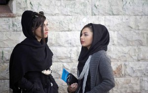 Autoridades iraníes niegan la condena de dos jóvenes por lesbianismo: fueron sentenciadas a la horca por tráfico de mujeres