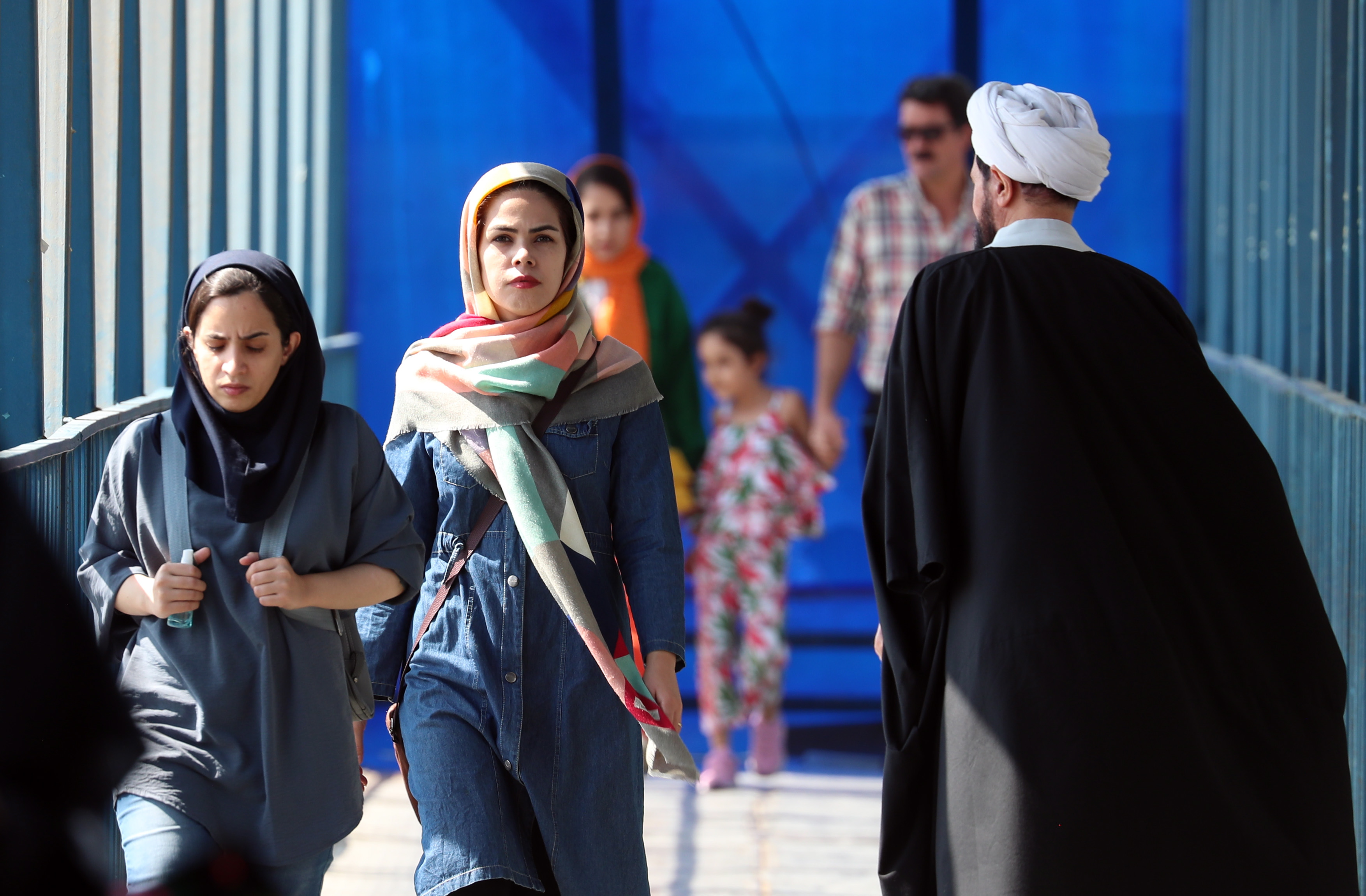 Иран в ближайшее время. Иранские женщины Тегеран. Иранки 2022. Иран и иранцы и иранки. Мусульманские женщины.