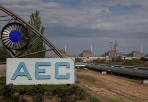 La central nuclear de Zaporiyia apaga uno de sus reactores tras bombardeos