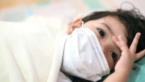 Crece los casos de niños afectados por un virus que puede confundirse con los síntomas de la polio