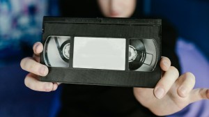Regresó a biblioteca en EEUU para devolver una película VHS… ¡después de 19 años!