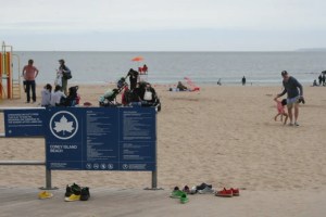 “No es un monstruo”: Ex defendió a la madre de tres niños ahogados en playa de Nueva York