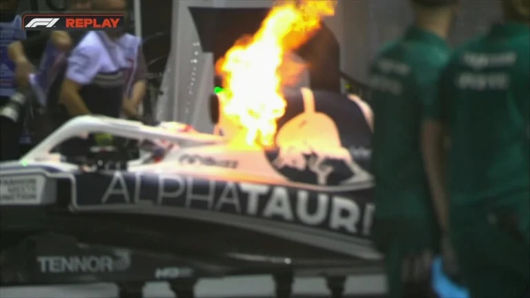 Drama en la F1: se incendió el auto de Pierre Gasly cuando se detuvo en boxes (Video)