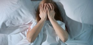 Parálisis de sueño, episodio angustiante y más frecuente de lo que crees: qué es y cuándo consultar al médico