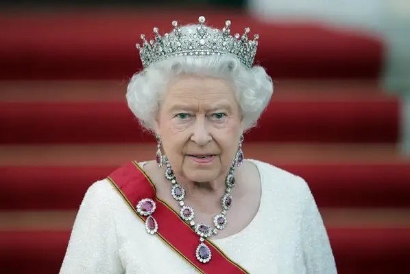 Isabel II, la reina británica que sedujo al enemigo irlandés