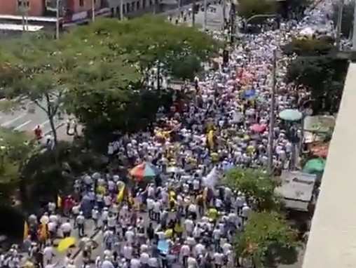 EN VIDEO: Colombianos tomaron las calles de Medellín en protesta contra el gobierno de Petro #26Sep