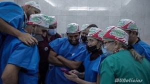 A group of doctors join forces to bring smiles back to children at Fundación Guayana Sonríe (Video)