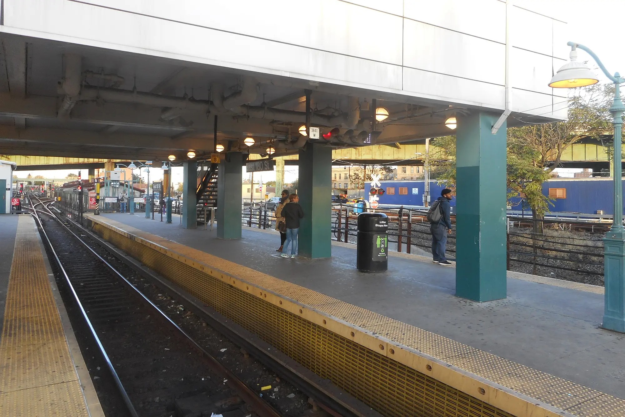 Ladrón intentó fugarse por los rieles del metro en Nueva York, pero su plan tuvo un fatal percance