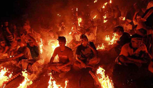Familia quemó en una hoguera a abuelita en ritual religioso para purgar sus pecados en Filipinas