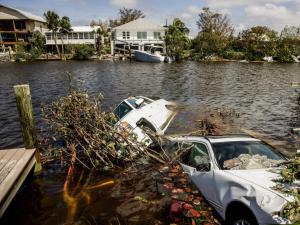 Reportan al menos 21 muertos en Florida a consecuencia del huracán Ian