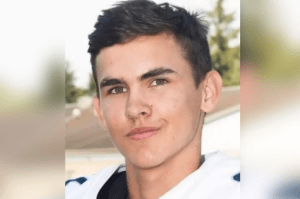 Hallaron a jugador de fútbol americano que estaba desaparecido, pero ahora lo acusan de asesinato