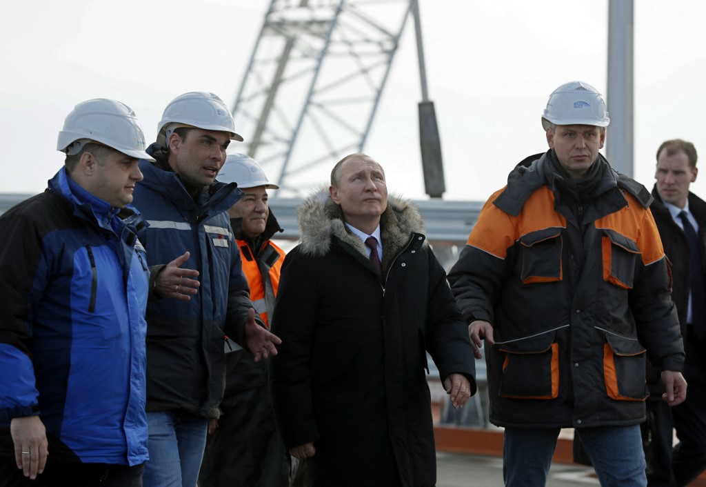 Putin calificó de “ataque terrorista” explosión en puente de Crimea y acusó a los servicios secretos ucranianos