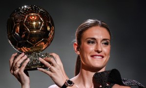 Alexia Putellas del Barcelona gana el Balón de Oro femenino por segundo año consecutivo