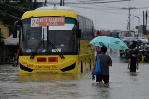 La tormenta que azotó Filipinas ya se ha cobrado 98 víctimas fatales