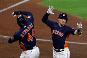 Bregman y Valdez mantienen dominio de Astros sobre Yankees en la Serie de Campeonato