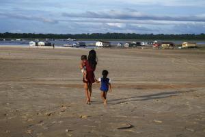 Luego de violentas inundaciones, la Amazonia brasileña enfrenta una sequía severa
