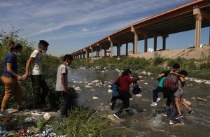 El Título 42 y situación de los migrantes venezolanos en frontera de México preocupan a la OIM
