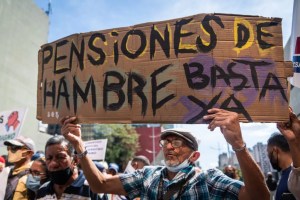 Pensionados y jubilados están al borde de la miseria y el desespero en Venezuela