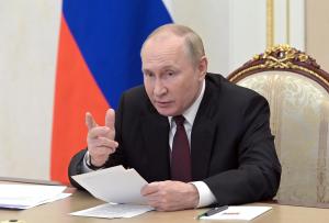 “La verdad es falsa y lo falso es verdad”: lo que dice la UE sobre los discursos de Putin