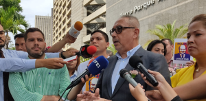Defensa de Roland Carreño denuncia la paralización del juicio a dos años de su detención