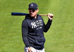 Medias Blancas entrevistarán a coach venezolano de los Yankees para puesto de mánager
