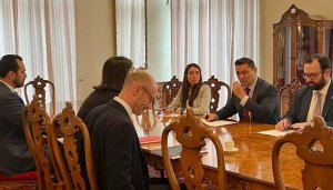 Vecchio pidió al DHS evaluar medidas complementarias de protección a venezolanos