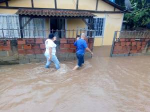 Fuertes lluvias dejan viviendas anegadas y crecidas de ríos en Guárico este #6Oct