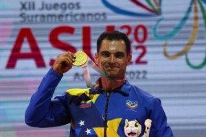 El fisicoculturista venezolano Villali Linarez gana medalla de oro en los Juegos Suramericanos 2022
