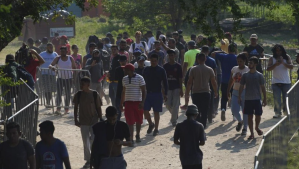 Miles de migrantes venezolanos se acumulan en pueblo del sur de México (Video)
