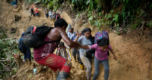 Entre los migrantes venezolanos en Colombia, las mujeres y niñas enfrentan los mayores retos (Video)