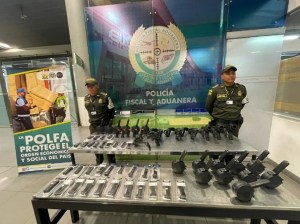 Liberan a coronel del Ejército colombiano que fue capturado con una maleta llena de armas en el aeropuerto El Dorado