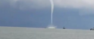 La tromba marina en el Lago de Maracaibo que alarmó a los pobladores del municipio Baralt (Video)