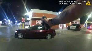 Policía provocó un caos al dispararle a un joven a las afueras de un McDonald’s en Texas