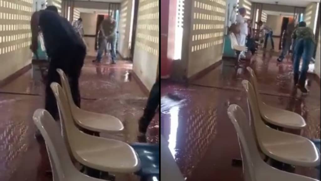 Hasta pacientes ayudaron a sacar el agua que se acumuló en un hospital en Zulia #17Oct (VIDEO)