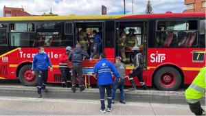 Al menos 40 personas heridas tras fuerte accidente de autobuses de TransMilenio en Colombia (VIDEOS)