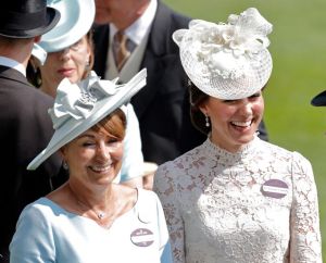 Desde Estados Unidos, la madre de Kate Middleton hace promoción a su marca