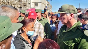 Díaz-Canel acusa a manifestantes de cometer actos “contrarrevolucionarios” pagados desde el exterior