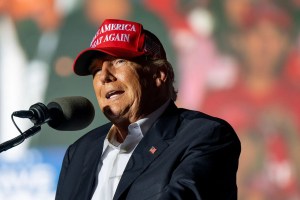 La creencia de fraude electoral en 2020 sigue acompañando a los seguidores de Trump
