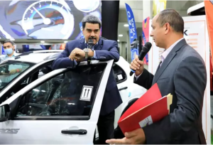 Los carros de Maduro que fabrica Irán y  que para comprarlos se necesitan 100 sueldos mínimos