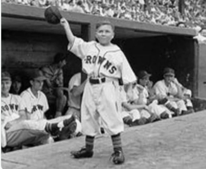 Eddie Gaedel, el jugador más pequeño de la historia de la MLB