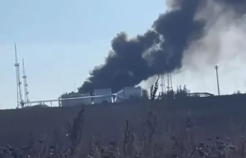 Ucrania bombardeó un depósito de crudo en localidad fronteriza de Rusia