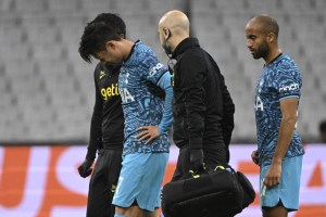 Tottenham anunció que Son Heung-min pasará por el quirófano tras fractura facial