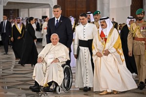 El papa Francisco instó a respetar los derechos humanos durante visita en Baréin