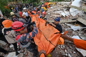 Terremoto en Indonesia deja 268 muertos, según nuevo balance oficial