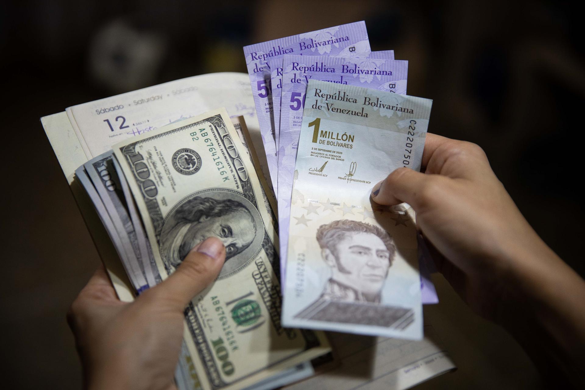 El bolívar perdió más de un 7% del poco valor que le queda frente al dólar en diez días