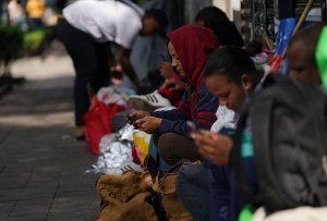 EEUU detuvo avalancha de venezolanos en su frontera, pero ocasionó crisis humanitaria en México