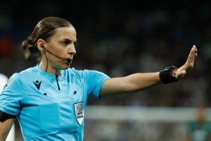 Stéphanie Frappart será la primera mujer en dirigir un partido en un Mundial de fútbol masculino