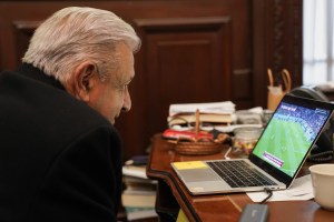 López Obrador exaltó la actuación de “Memo” Ochoa en debut de México en Qatar